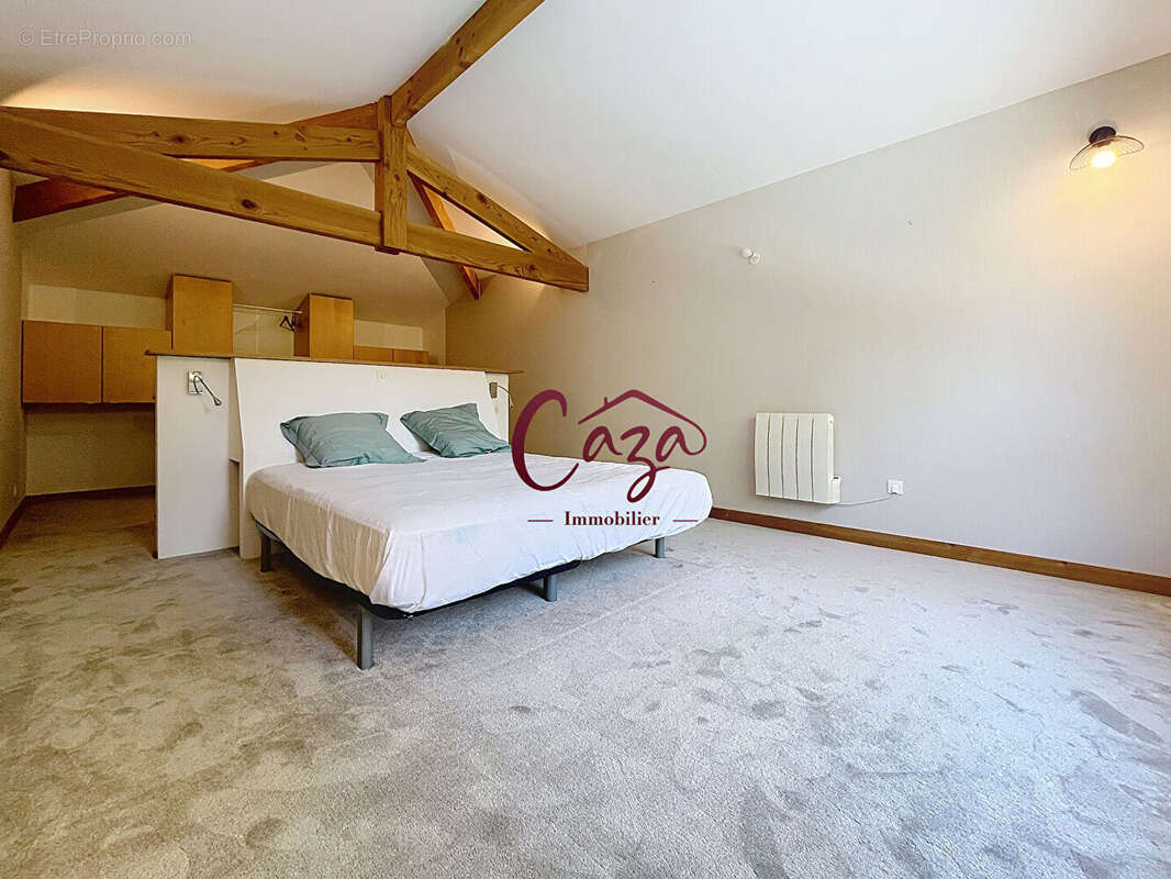 Maison à FARGUES-SAINT-HILAIRE