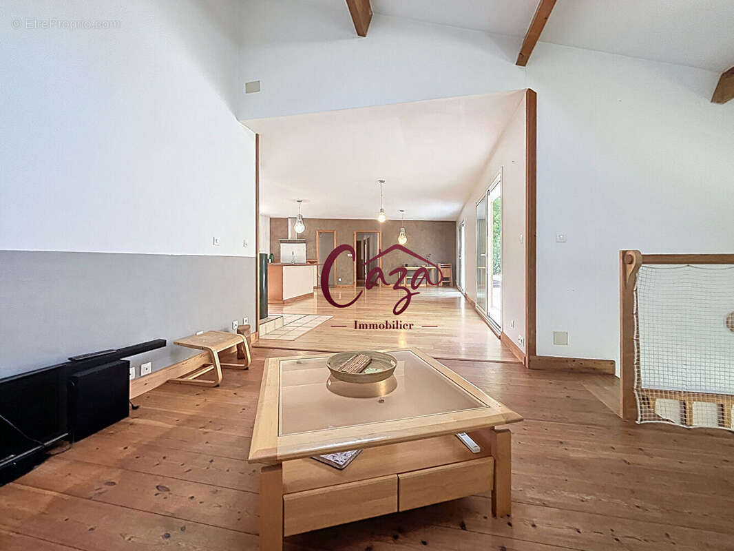 Maison à FARGUES-SAINT-HILAIRE