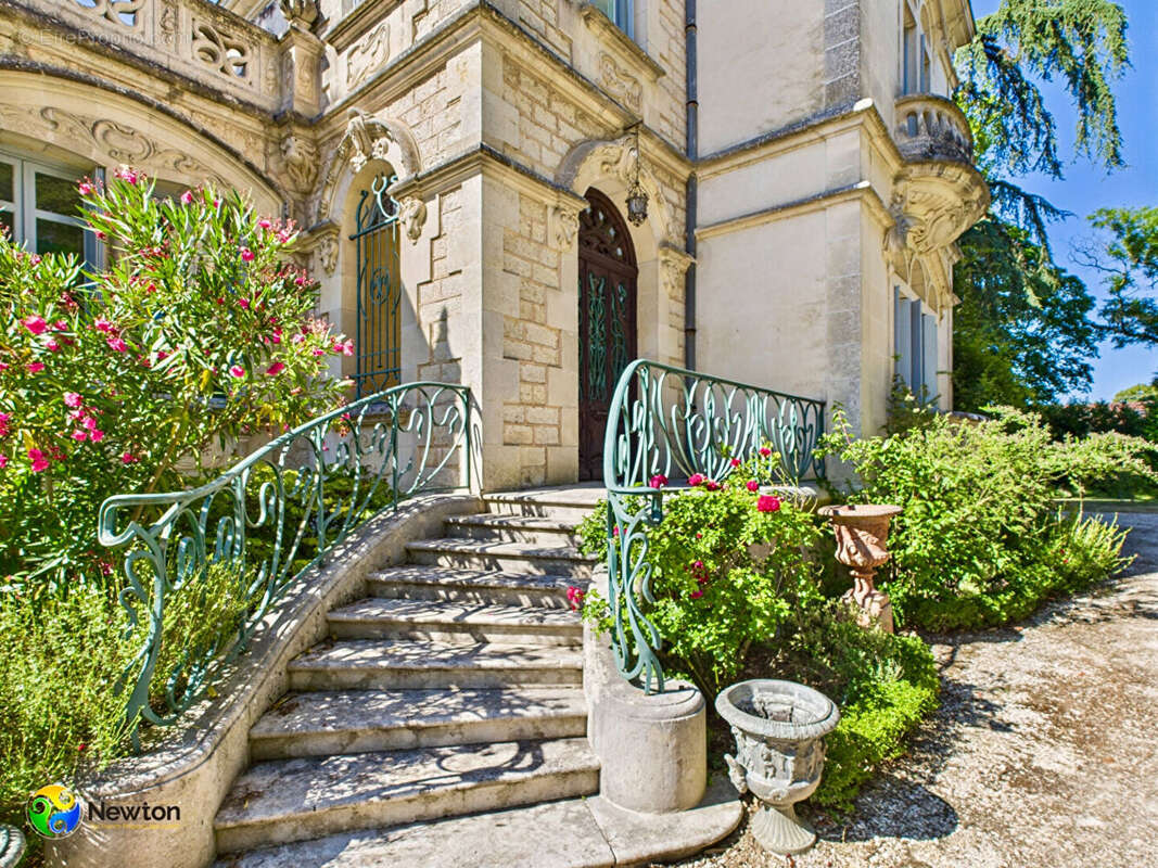 Maison à LAROQUE-TIMBAUT