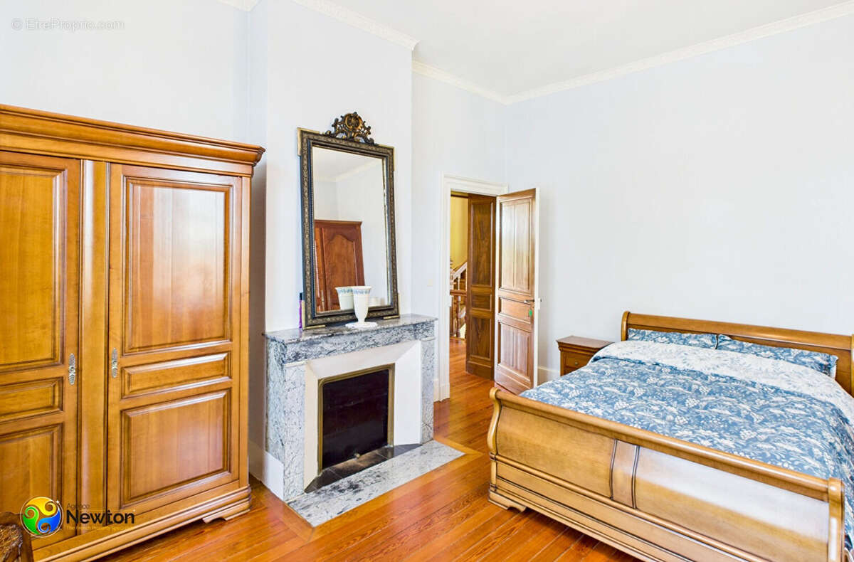 Maison à LAROQUE-TIMBAUT