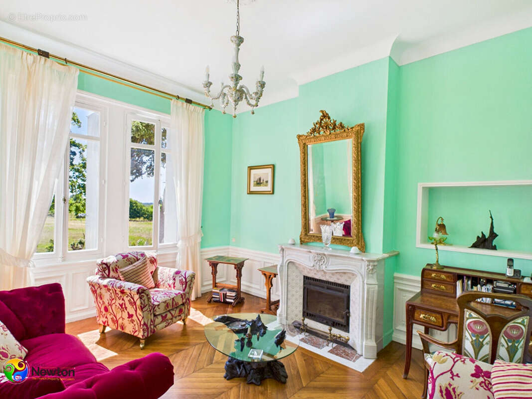 Maison à LAROQUE-TIMBAUT