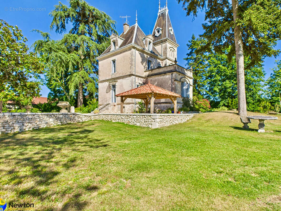 Maison à LAROQUE-TIMBAUT