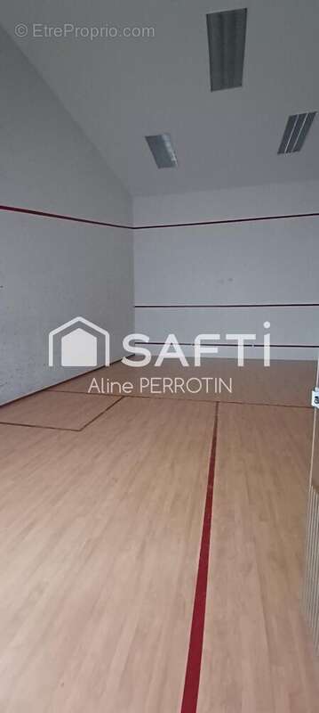 Photo 2 - Commerce à SABLE-SUR-SARTHE