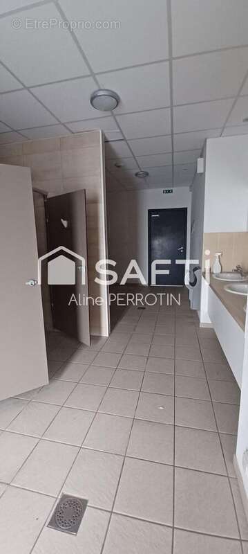 Photo 6 - Commerce à SABLE-SUR-SARTHE