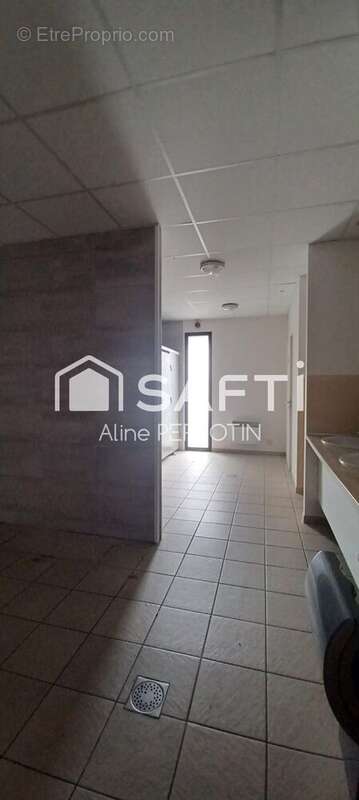 Photo 8 - Commerce à SABLE-SUR-SARTHE