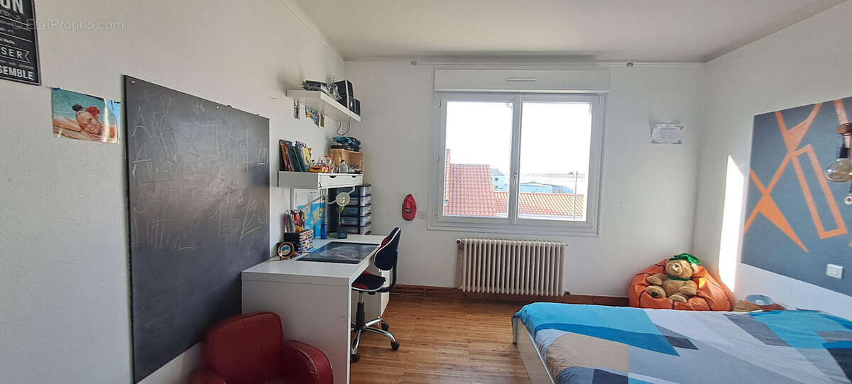 Maison à SAINT-MACAIRE-EN-MAUGES