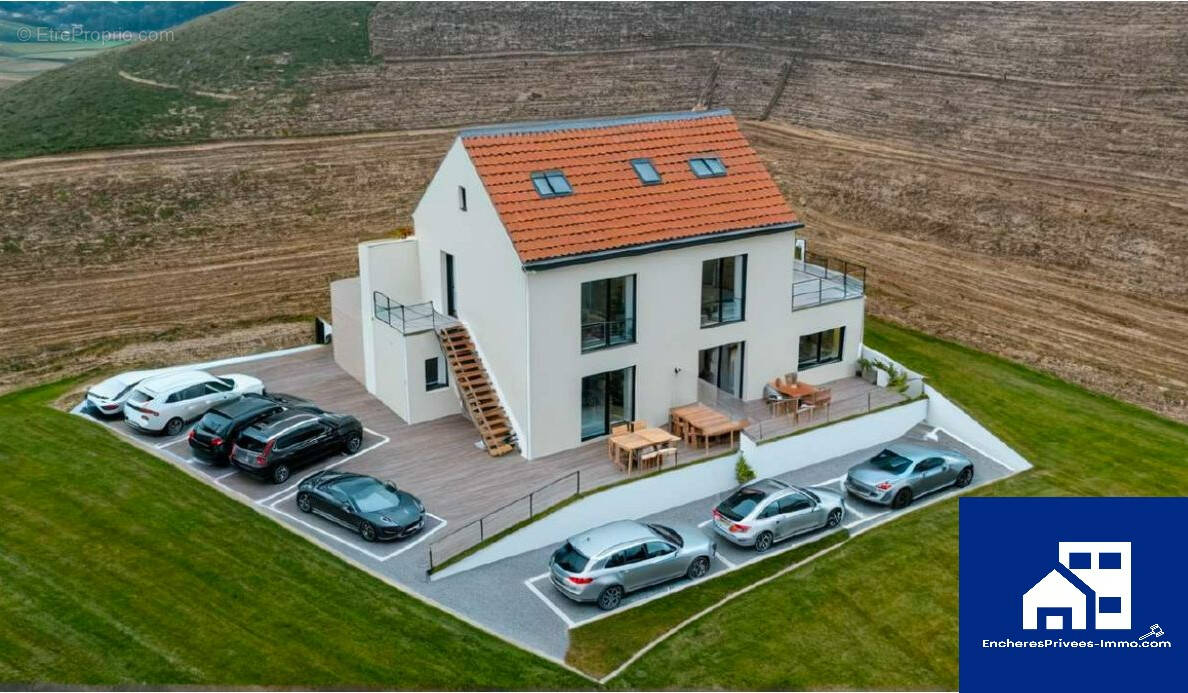 Appartement à EVRECY