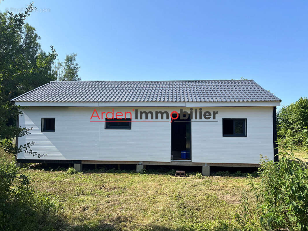 Maison à JUSTINE-HERBIGNY