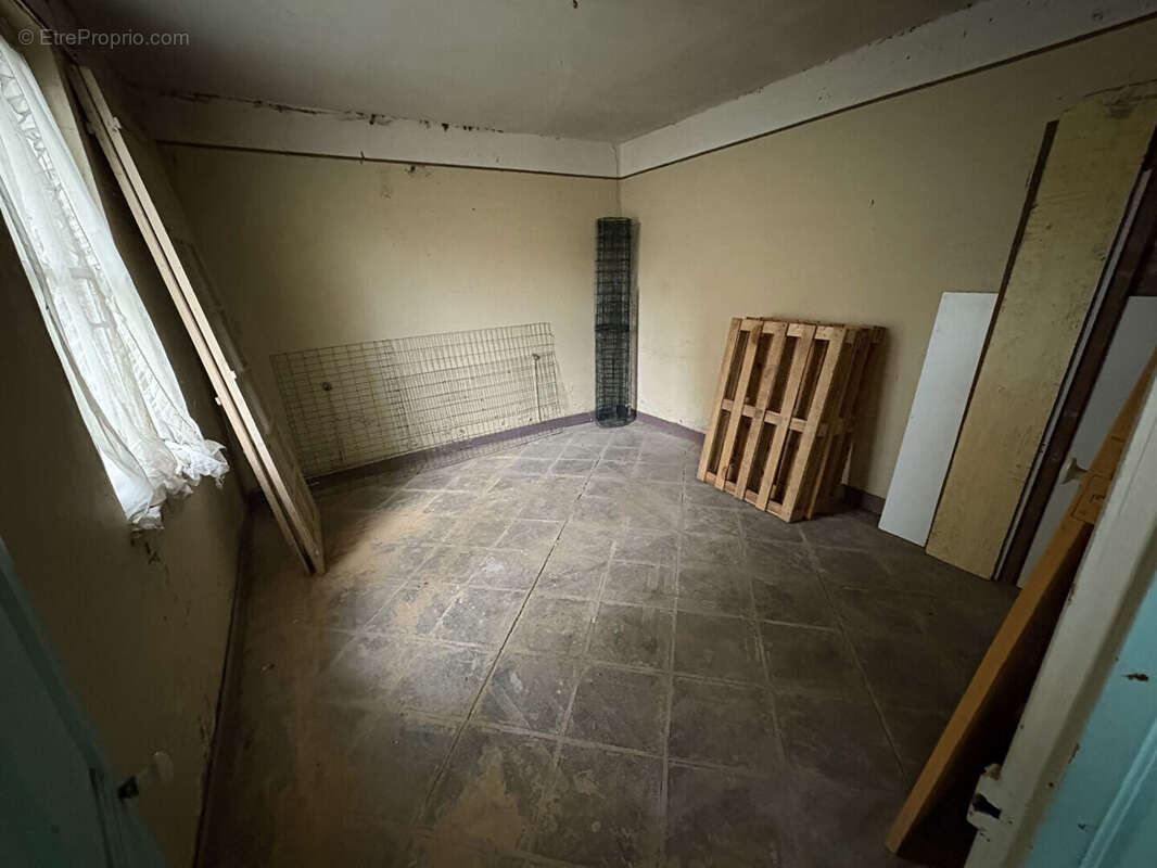 Maison à MOY-DE-L&#039;AISNE