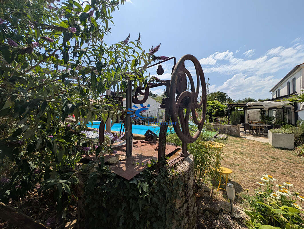 Maison à CROIX-CHAPEAU