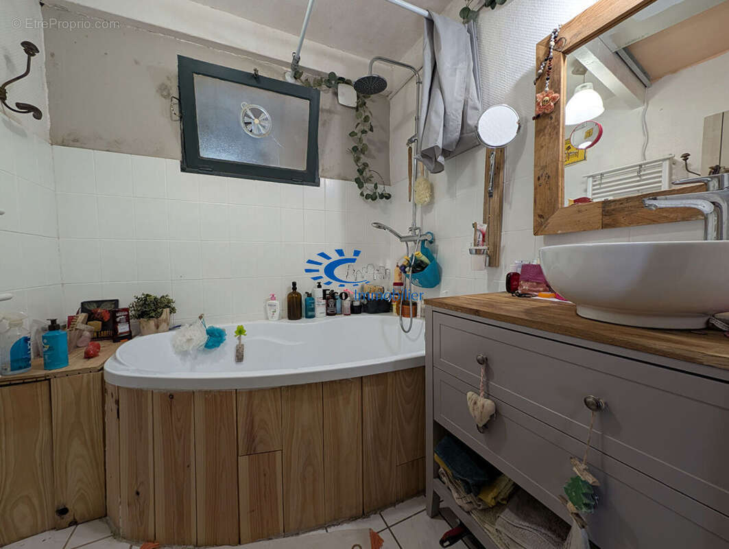 Maison à CROIX-CHAPEAU