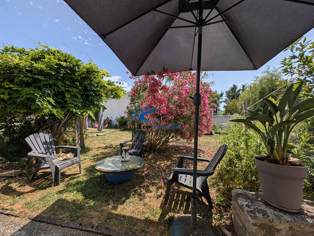 Maison à CROIX-CHAPEAU