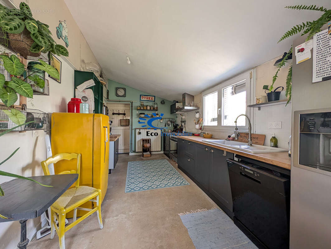 Maison à CROIX-CHAPEAU