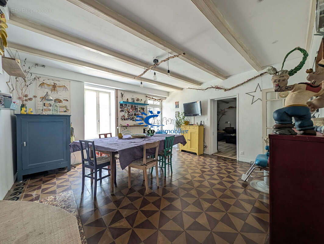 Maison à CROIX-CHAPEAU