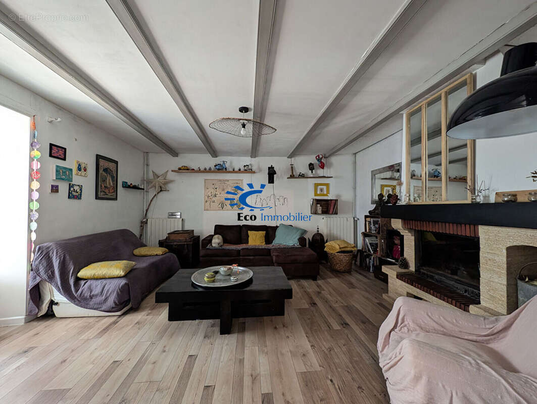 Maison à CROIX-CHAPEAU