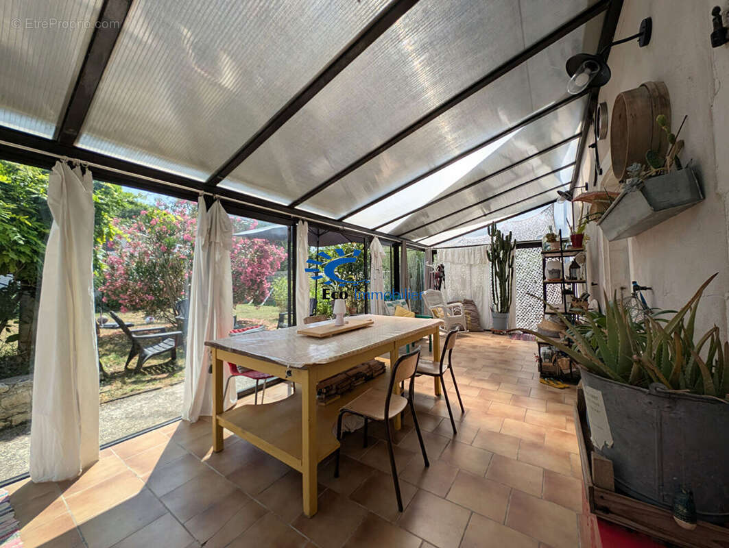 Maison à CROIX-CHAPEAU