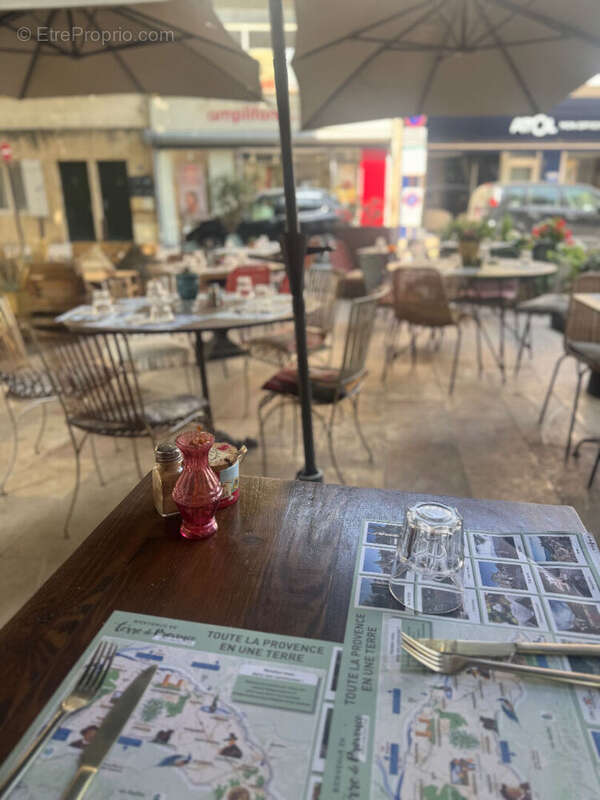 Commerce à CHATEAURENARD