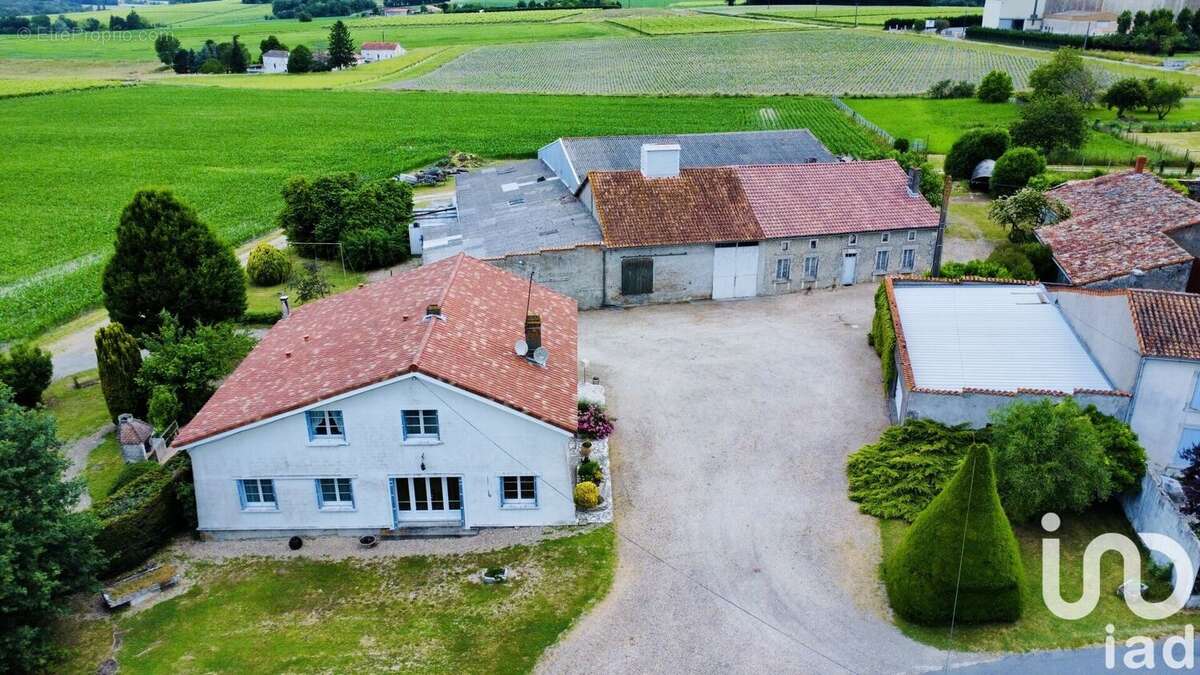 Photo 2 - Maison à BERNEUIL