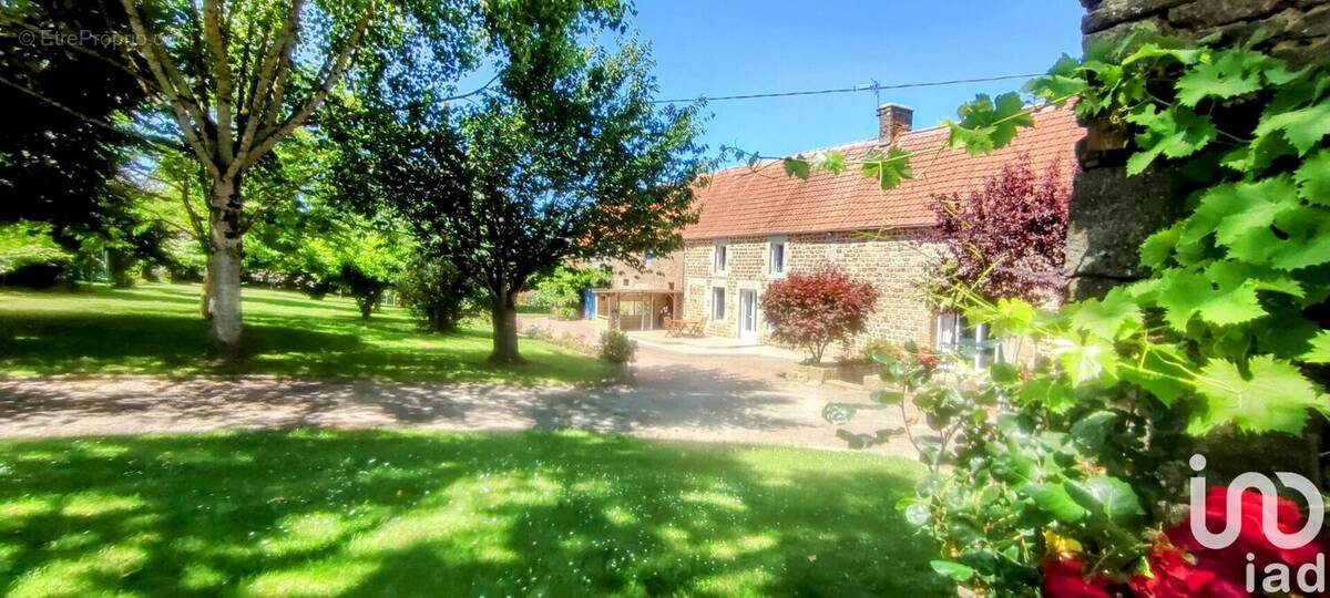 Photo 1 - Maison à SAINT-LAURENT-DE-TERREGATTE