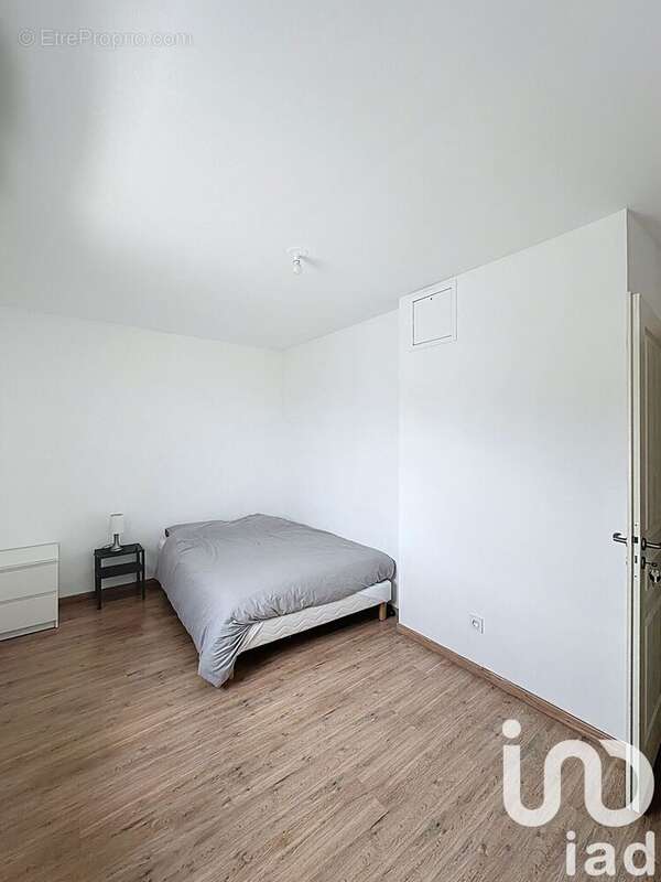 Photo 5 - Appartement à DECINES-CHARPIEU