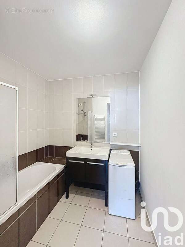 Photo 6 - Appartement à DECINES-CHARPIEU