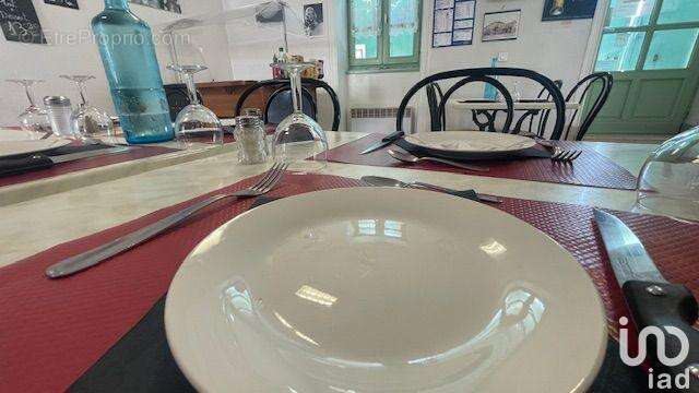 Photo 2 - Commerce à SIECQ