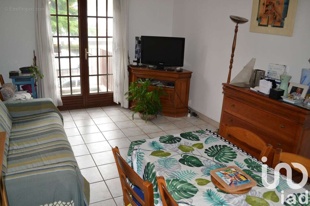 Photo 6 - Appartement à BURES-SUR-YVETTE