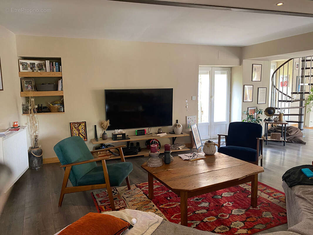 Maison à LA CHAPELLE-MOULIERE