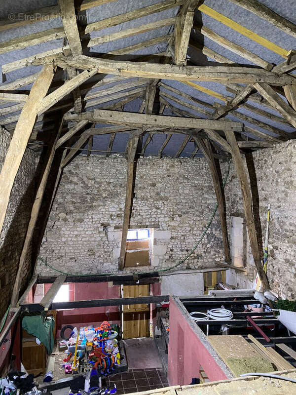 Maison à LA CHAPELLE-MOULIERE