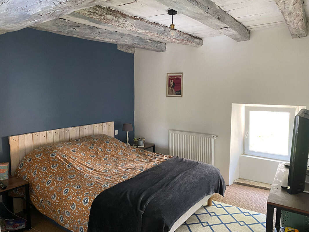 Maison à LA CHAPELLE-MOULIERE