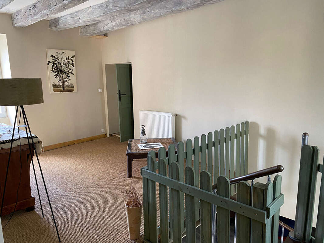 Maison à LA CHAPELLE-MOULIERE