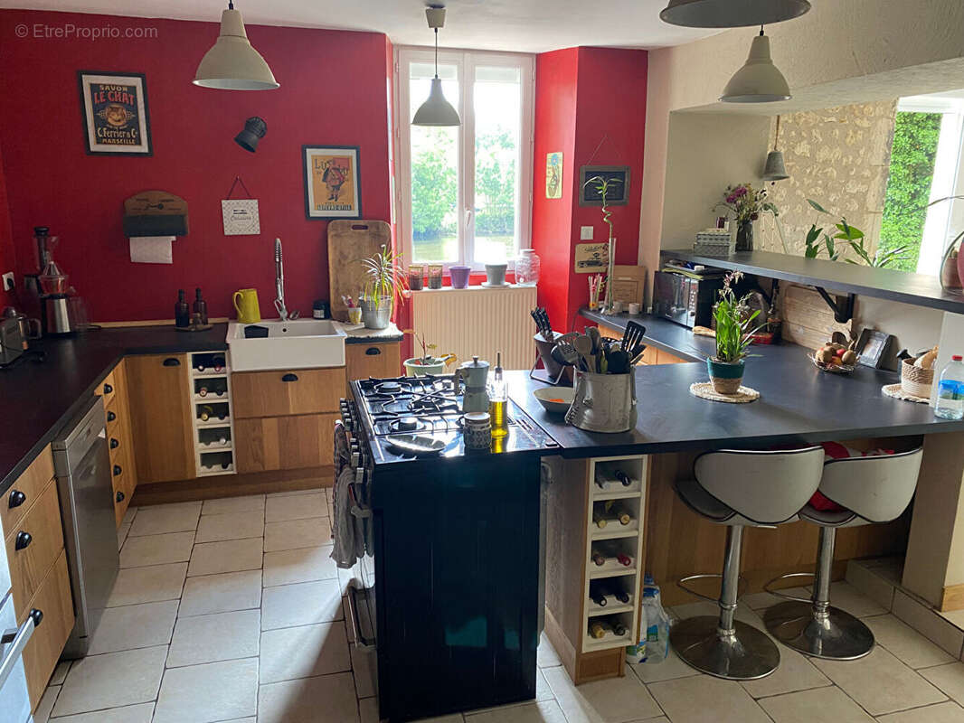 Maison à LA CHAPELLE-MOULIERE