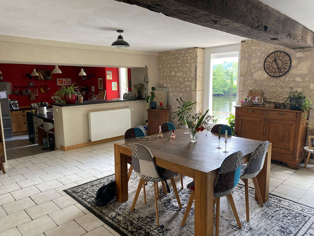 Maison à LA CHAPELLE-MOULIERE