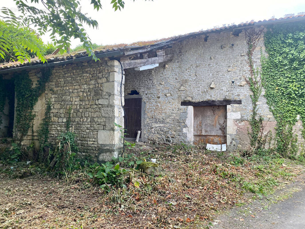Maison à GERMOND-ROUVRE