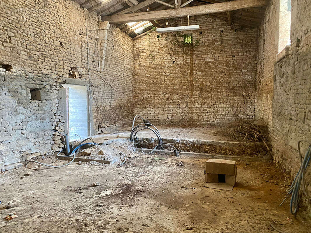 Maison à GERMOND-ROUVRE