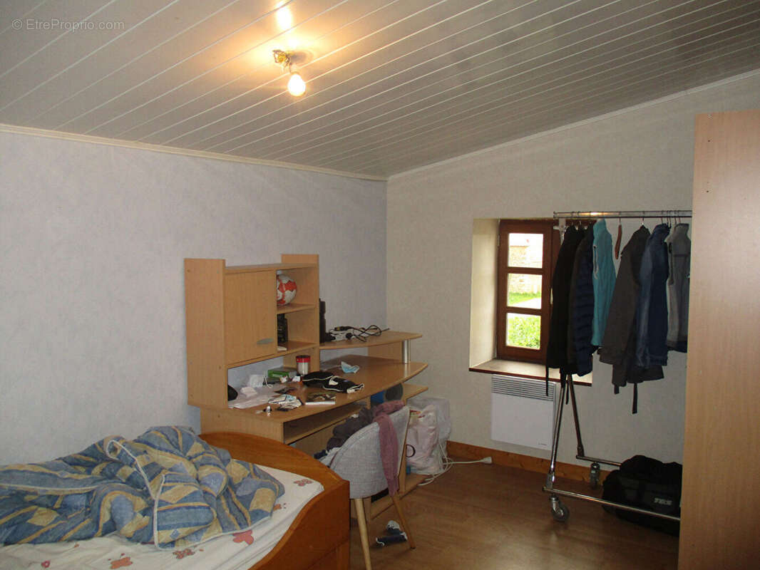 Maison à AZAY-LE-BRULE