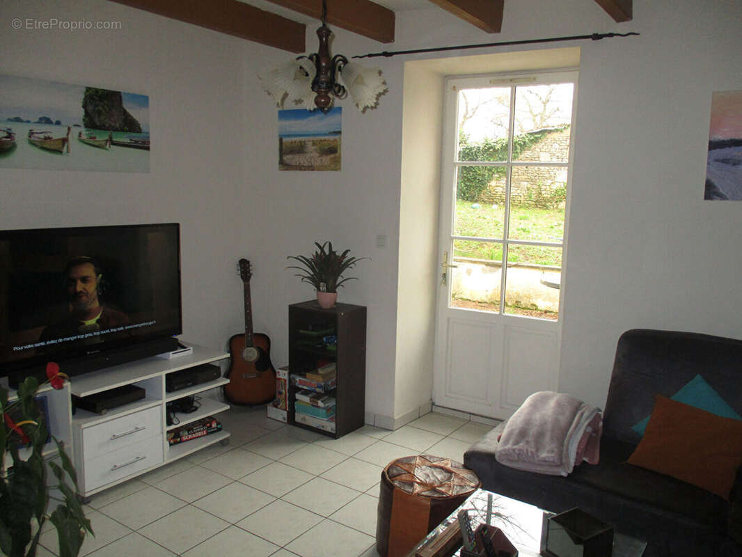 Maison à AZAY-LE-BRULE