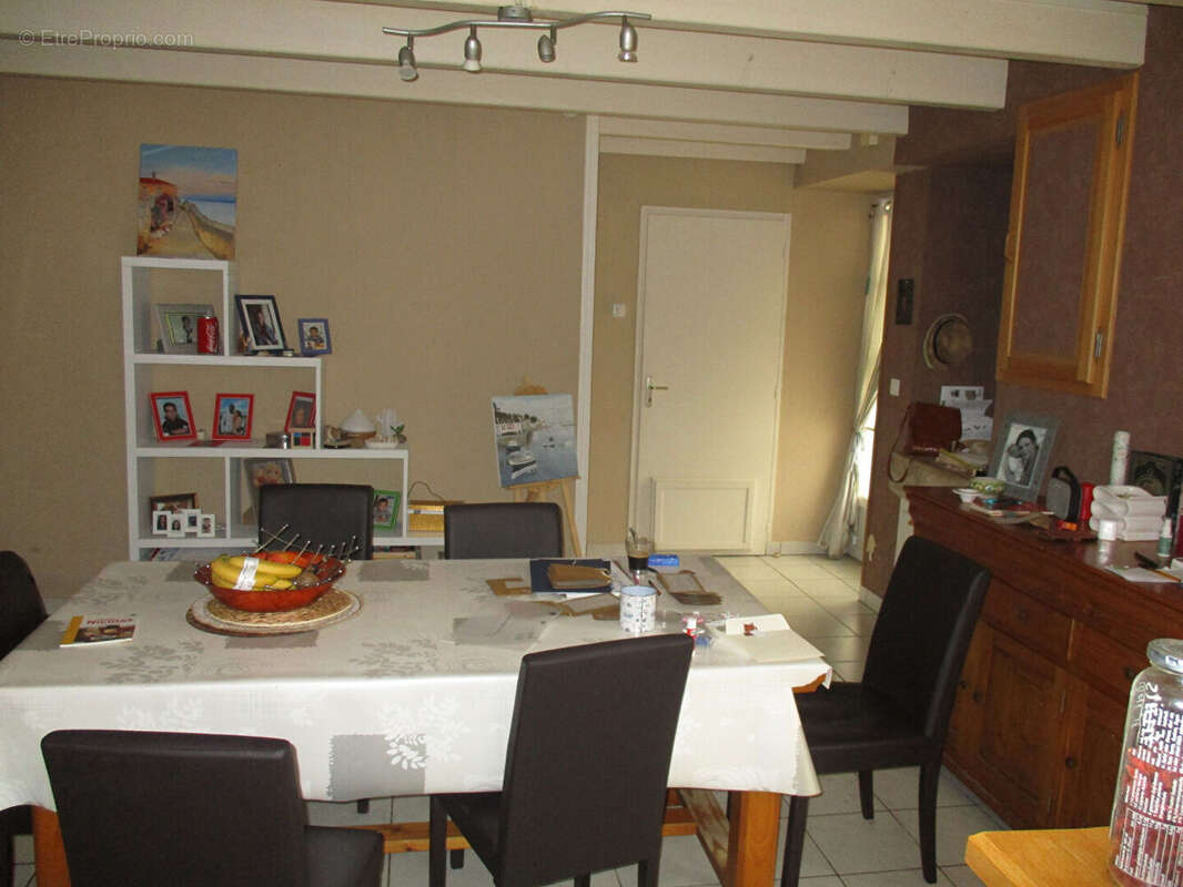 Maison à AZAY-LE-BRULE