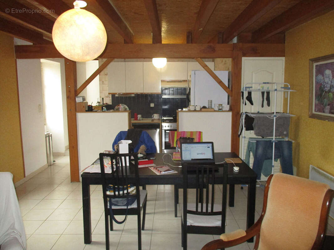 Maison à AZAY-LE-BRULE