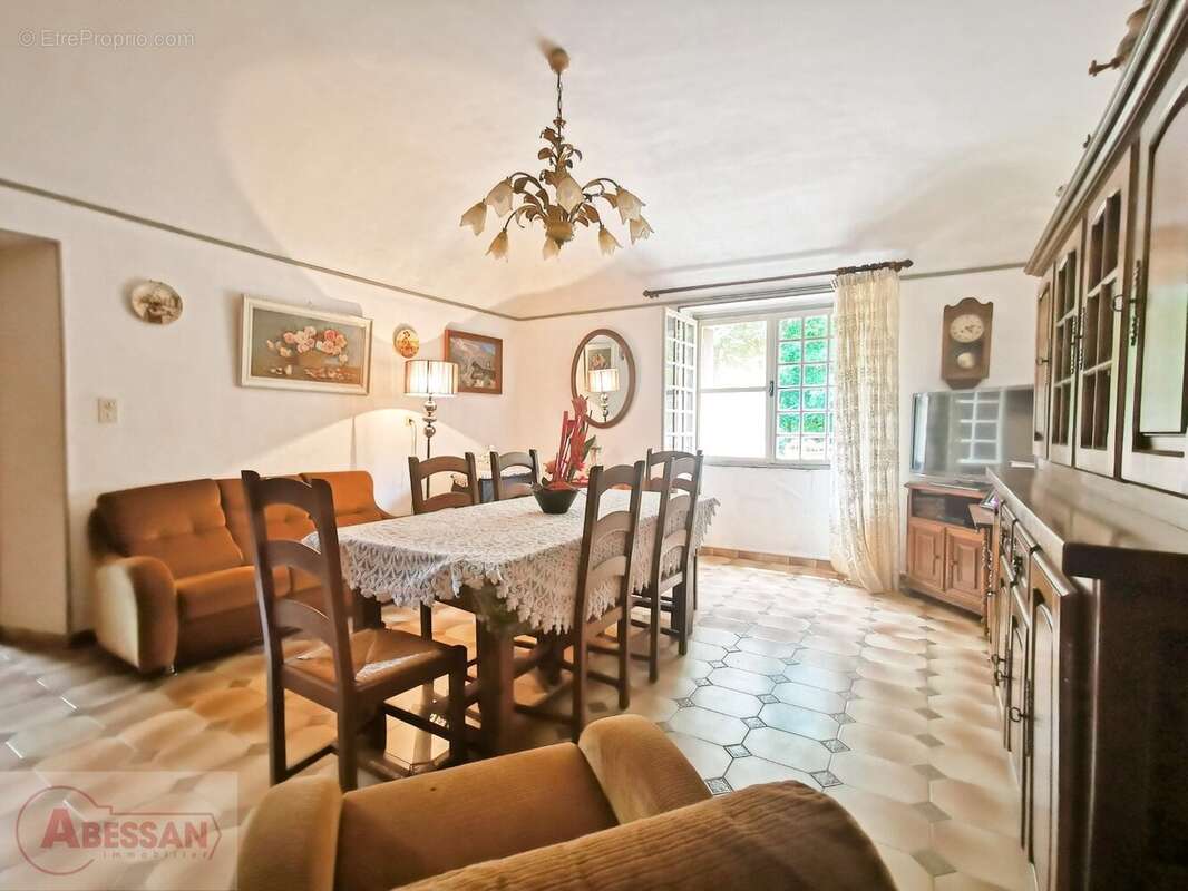 Maison à ROBIAC-ROCHESSADOULE