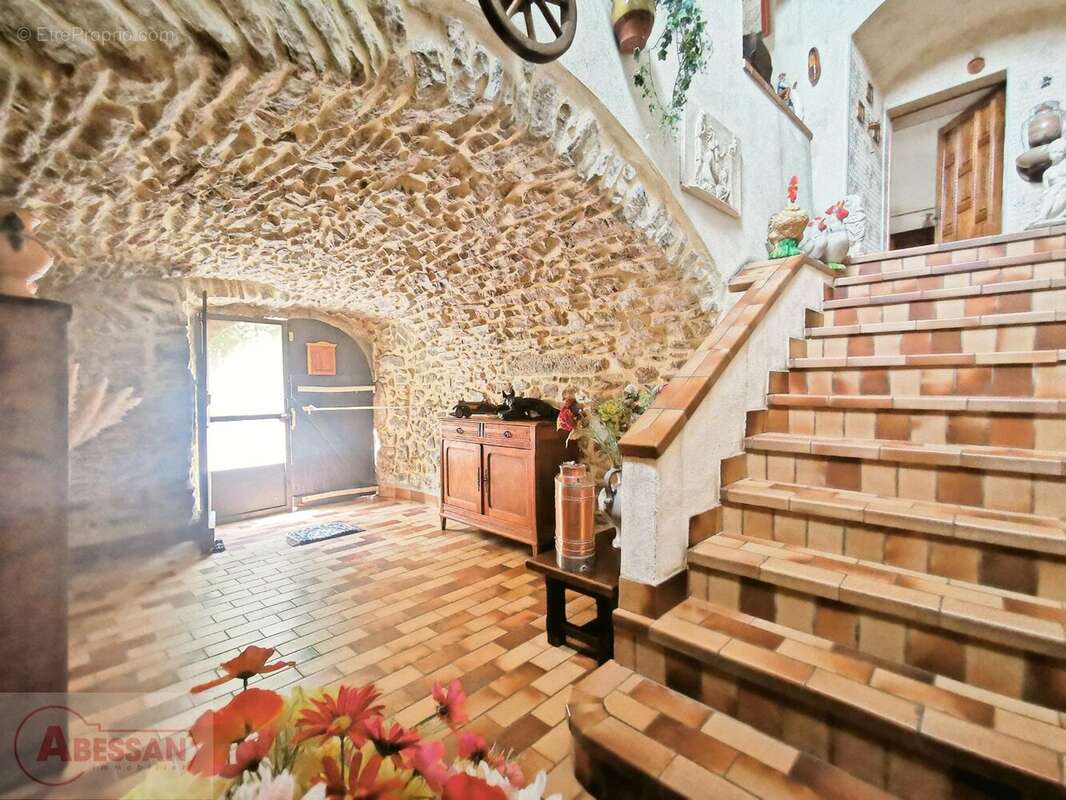 Maison à ROBIAC-ROCHESSADOULE