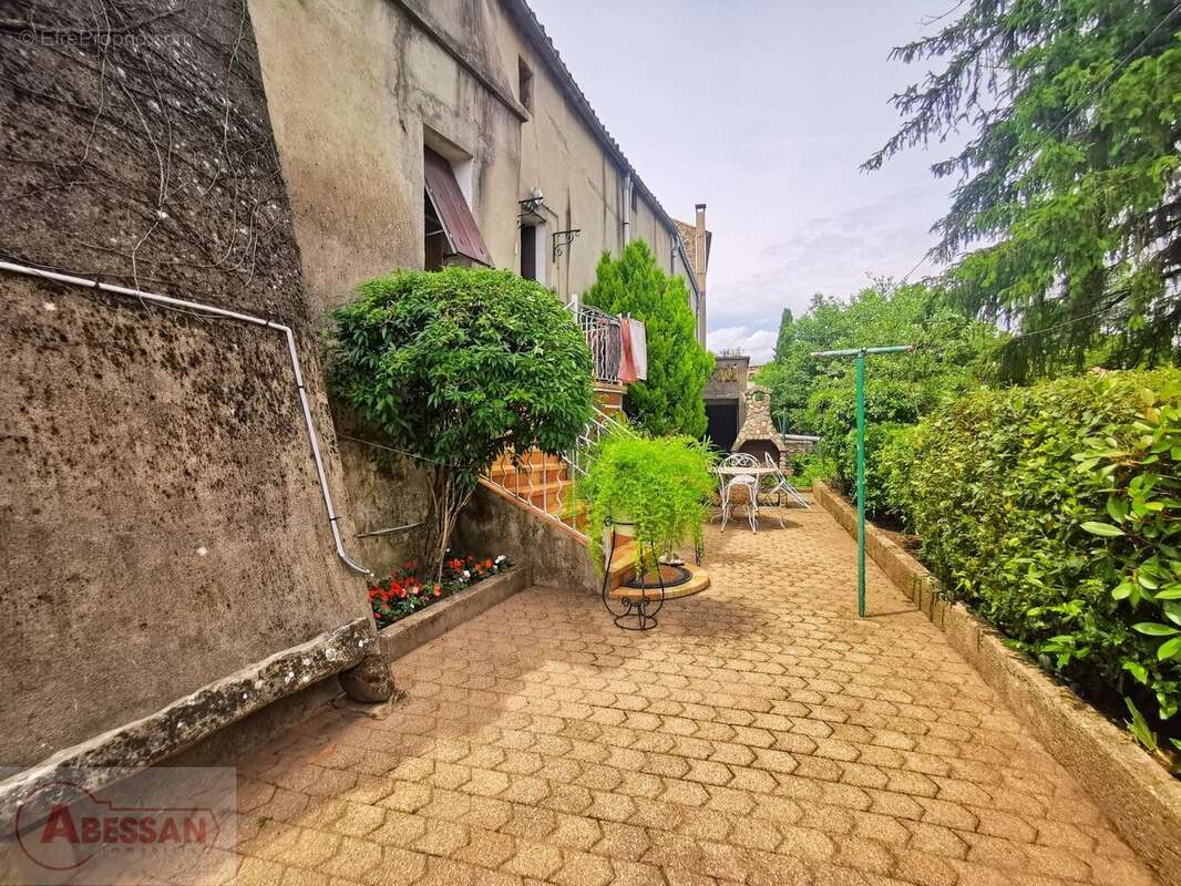 Maison à ROBIAC-ROCHESSADOULE