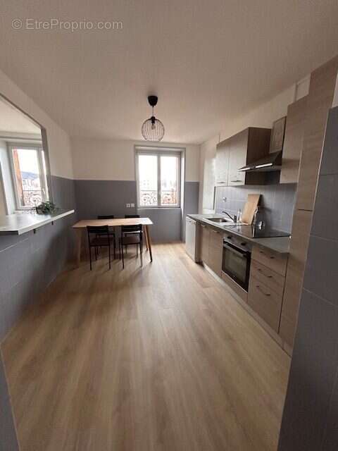 Appartement à SAINT-ETIENNE