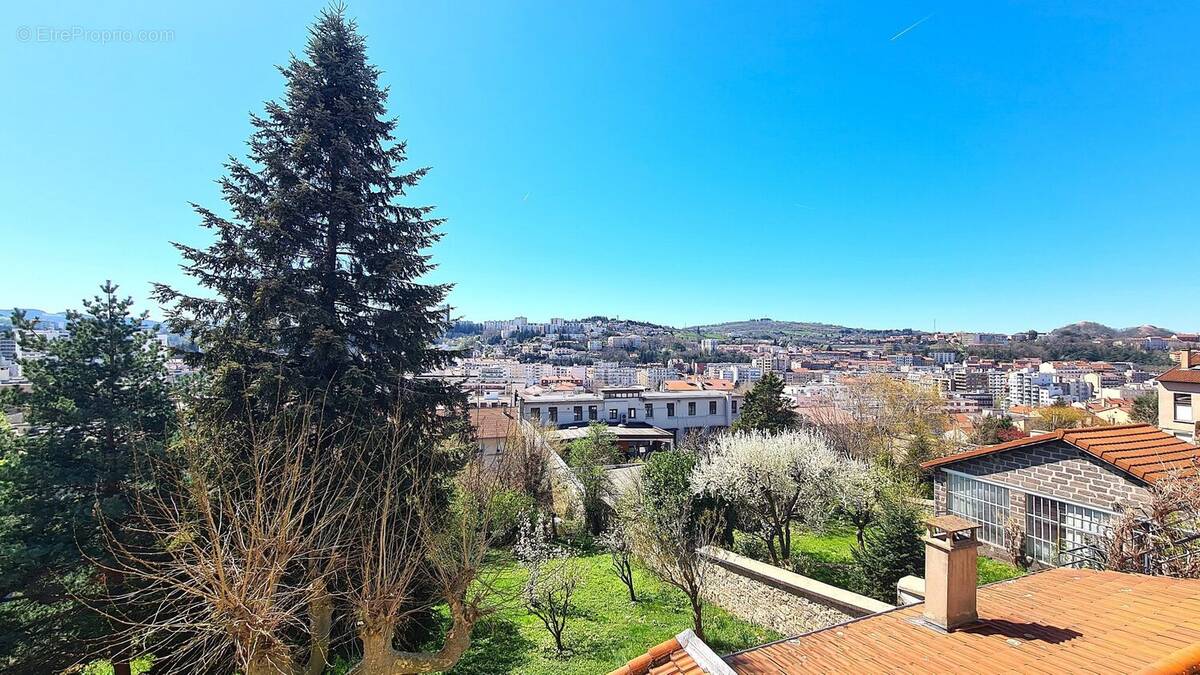 Appartement à SAINT-ETIENNE