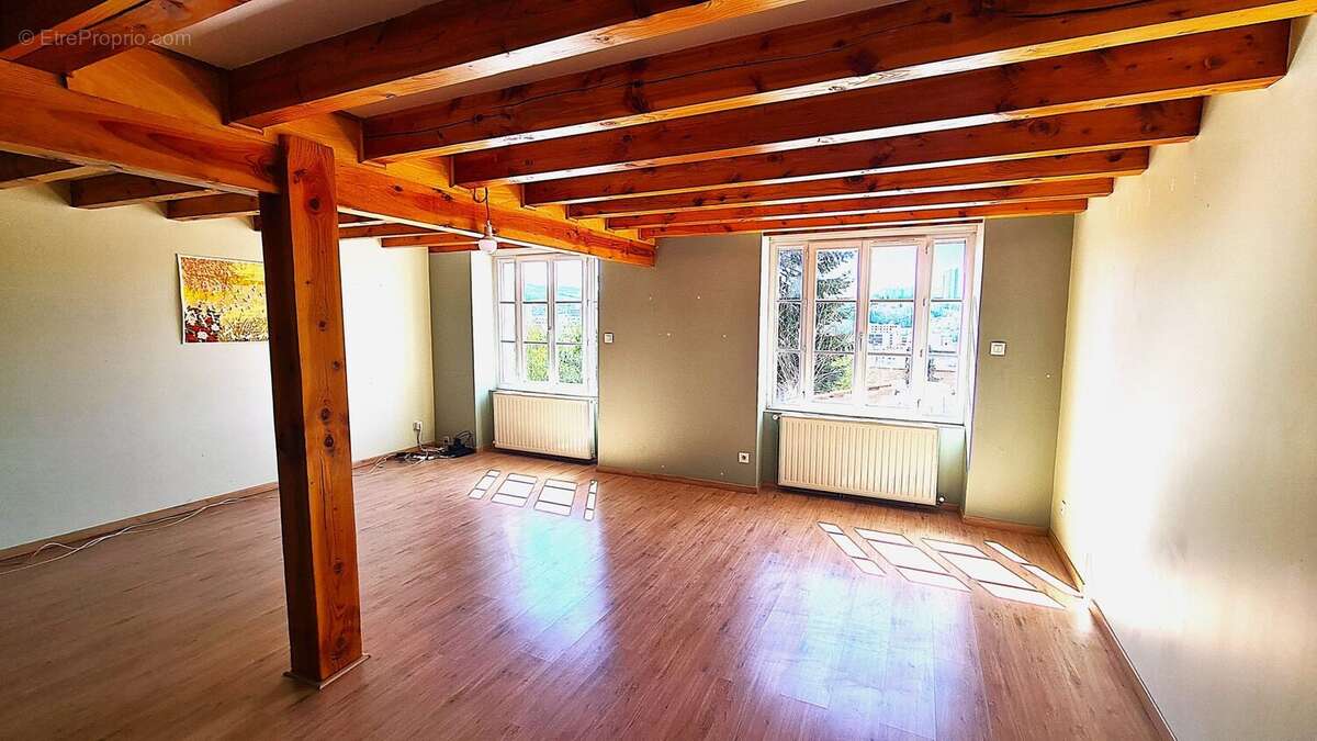 Appartement à SAINT-ETIENNE