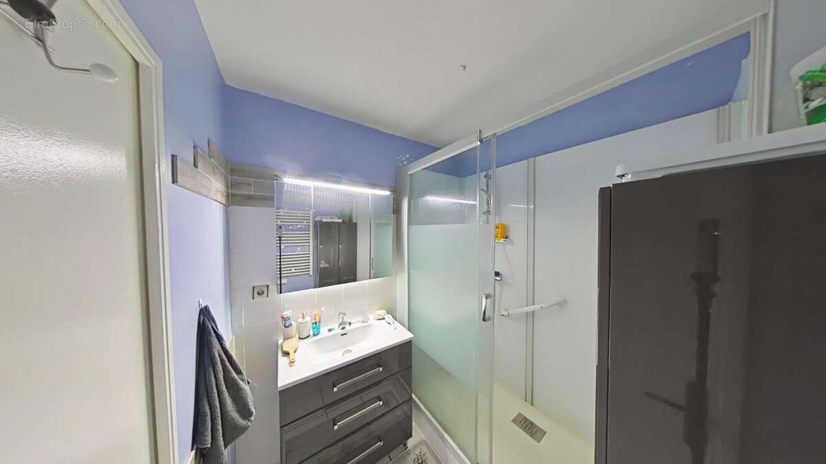 Appartement à SAINT-JUST-SAINT-RAMBERT