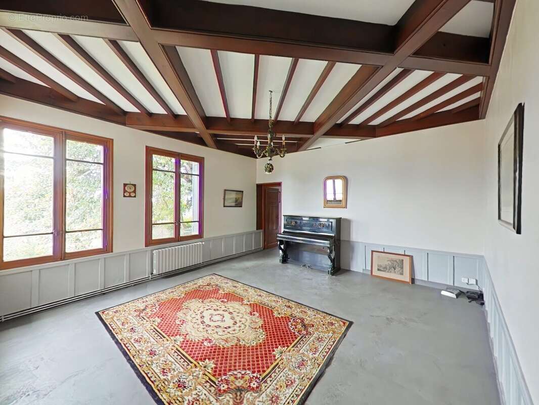 Maison à SAINT-JUST-SAINT-RAMBERT