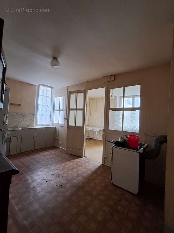 Maison à SAINT-BONNET-LE-CHATEAU