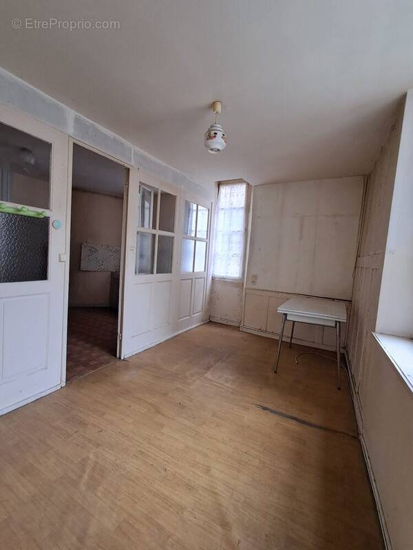 Maison à SAINT-BONNET-LE-CHATEAU