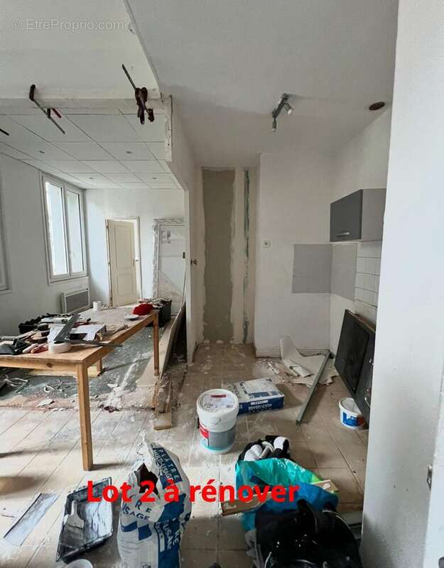 T2 Lot 2 à finir de rénover - Appartement à SAINT-ETIENNE